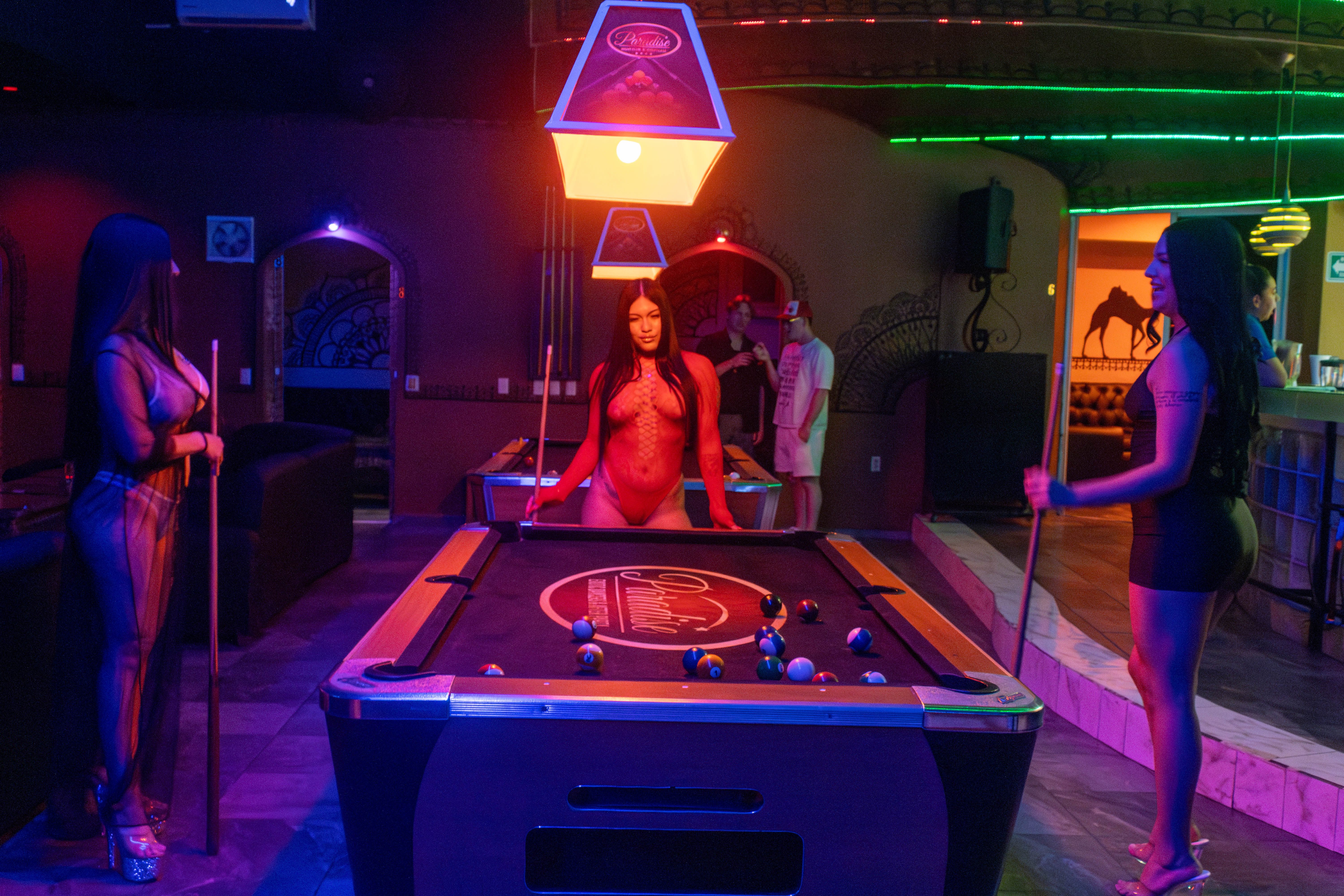 Coctelería y tragos en el strip club más exclusivo